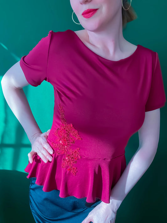 Exclusive top made of silky jersey with lining