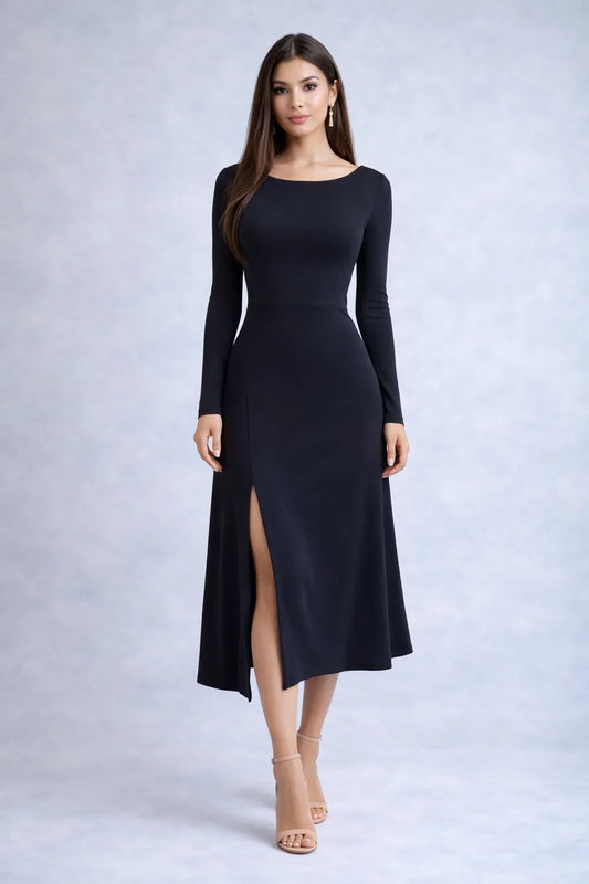 Schwarzes Tango-Kleid mit langen Ärmeln, offenem Rücken und auffälliger Seidenschleppe