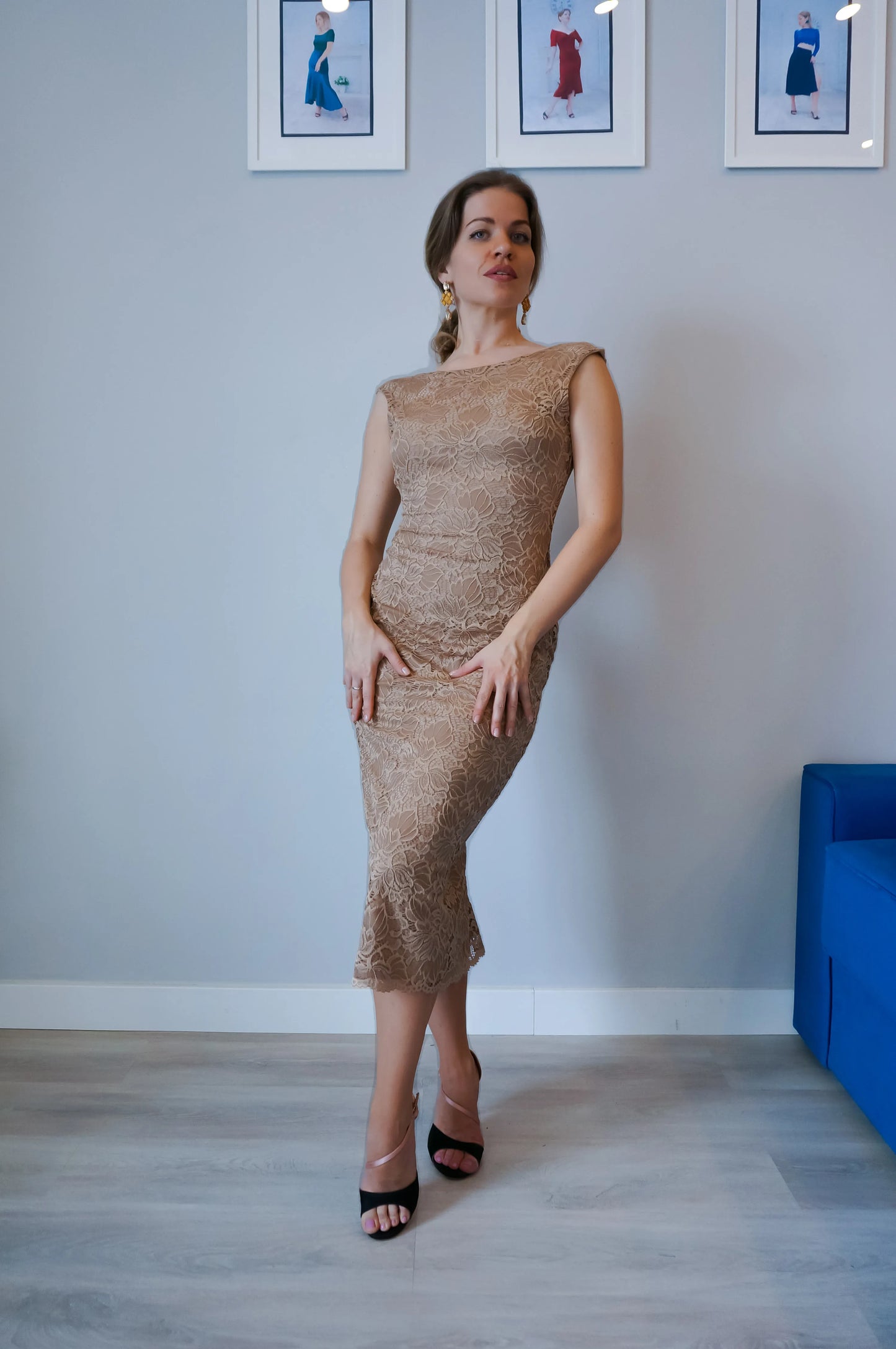 Woman wearing a gold tango dress