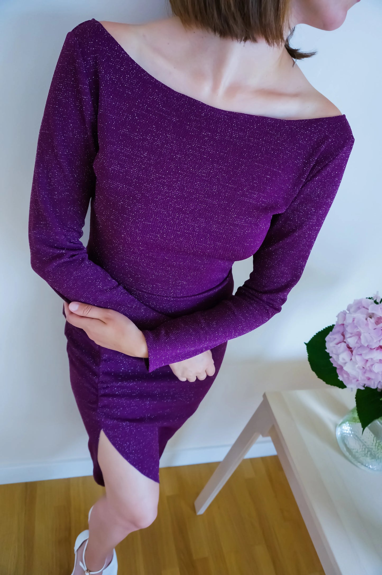 Shimmering jersey tango dress with V-back and front slit