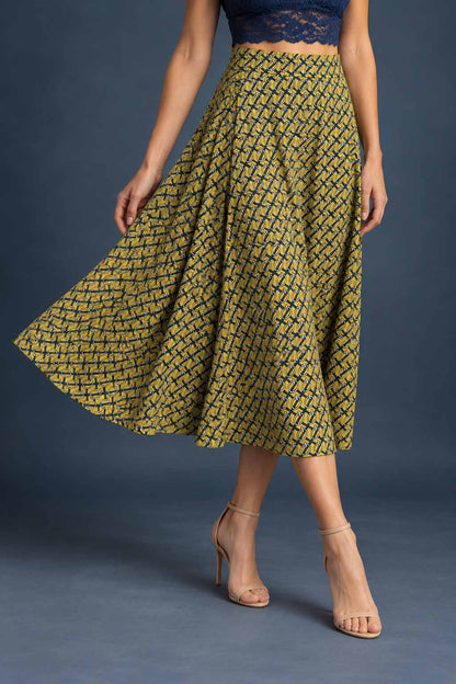 Women’s tango skirt in silky printed jersey with a wide waistband, full A-line silhouette, and midi length.