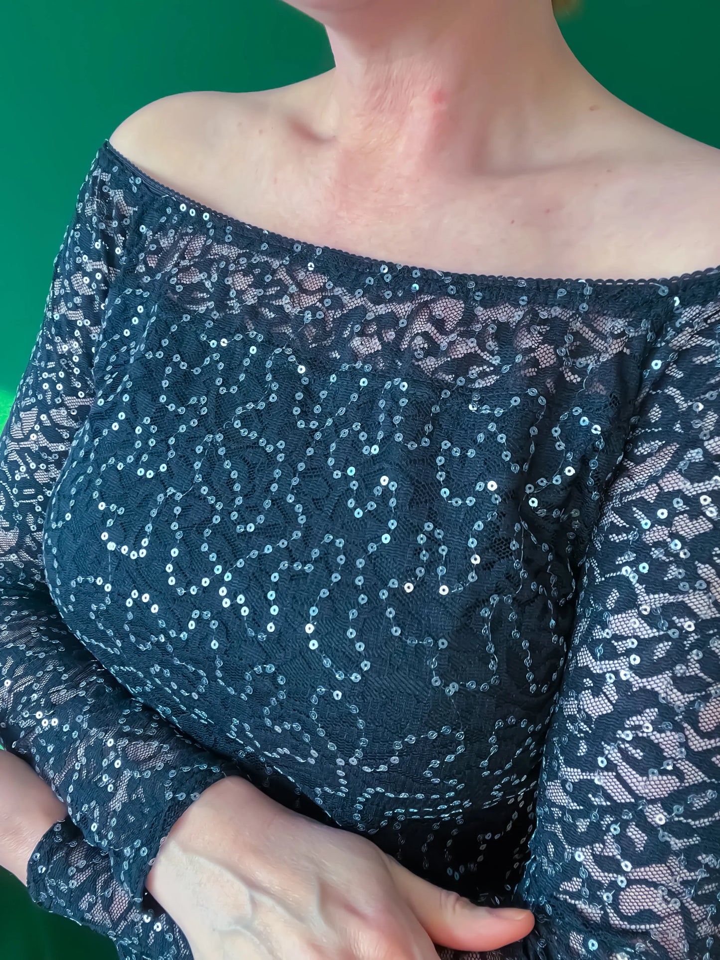 Refined lace off-shoulder top with lining for evening looks