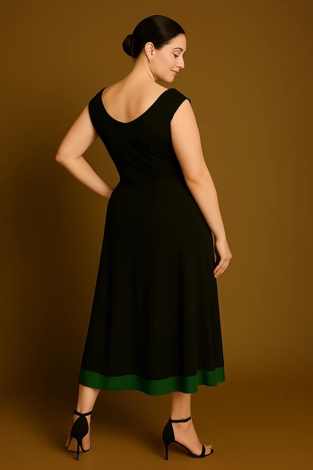 Exclusive black and green double-layered jersey tango dress with waist embroidery