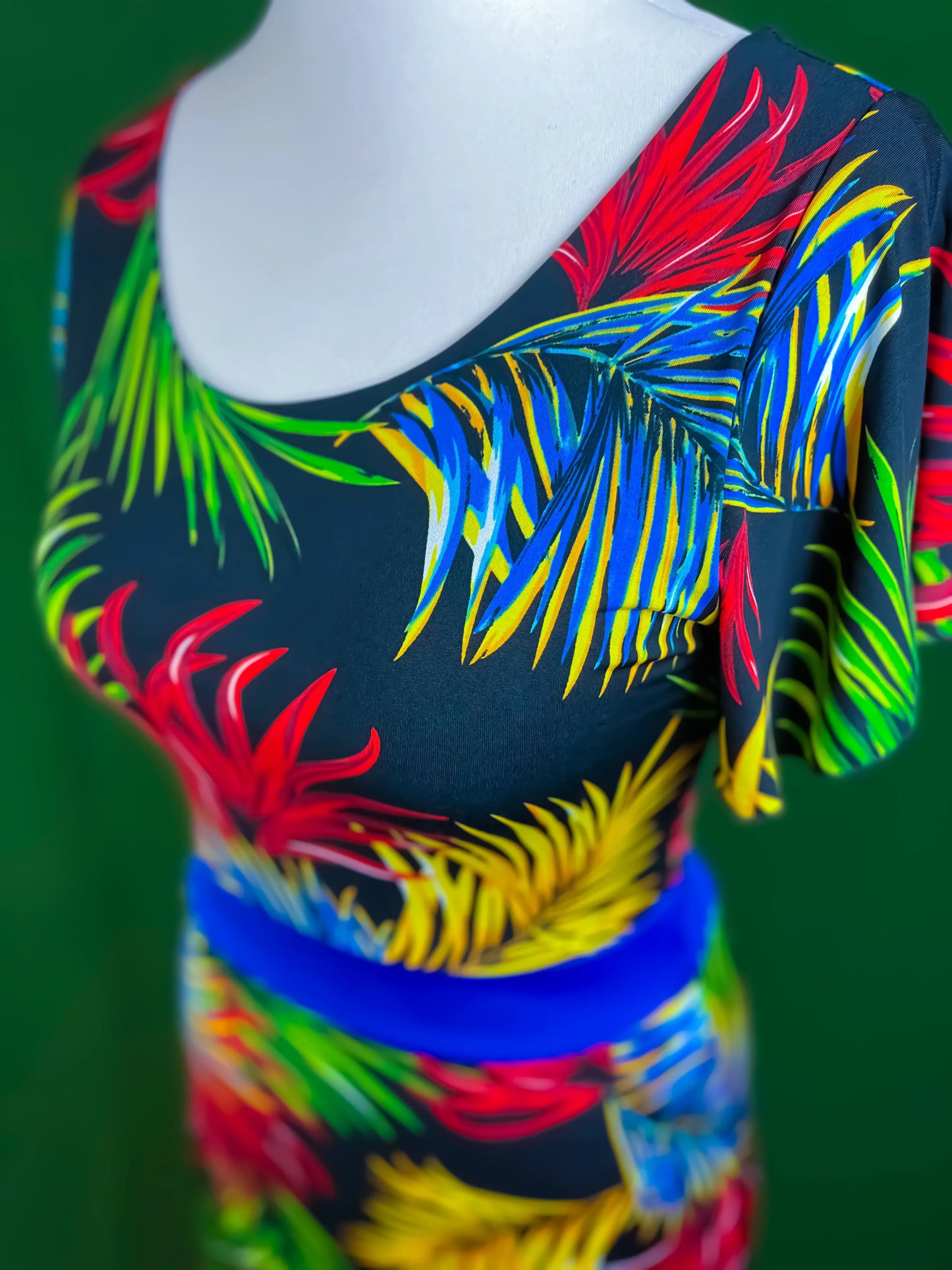 Tropical print tango dress in silky jersey with lace hem