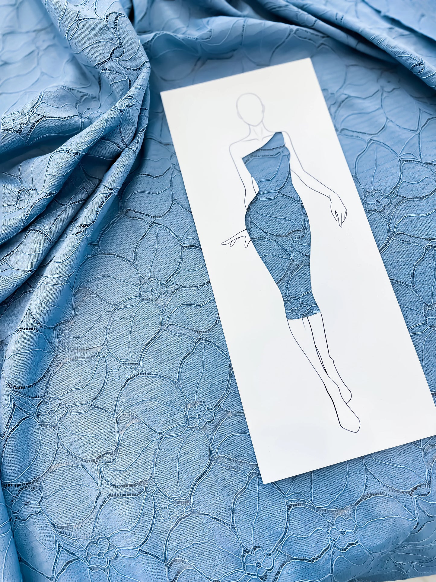 Lace tango top with long sleeves and jersey lining