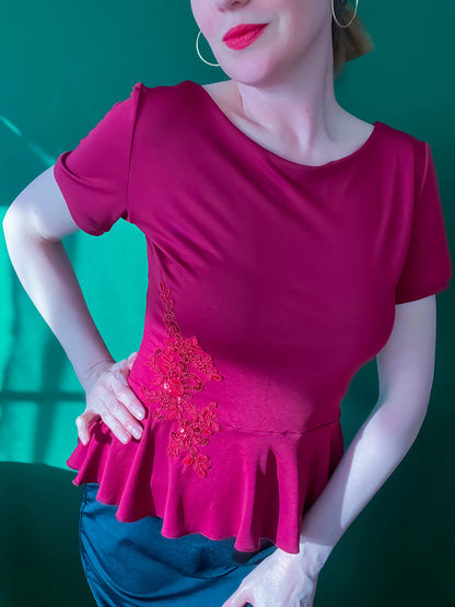 Exclusive top made of silky jersey with lining