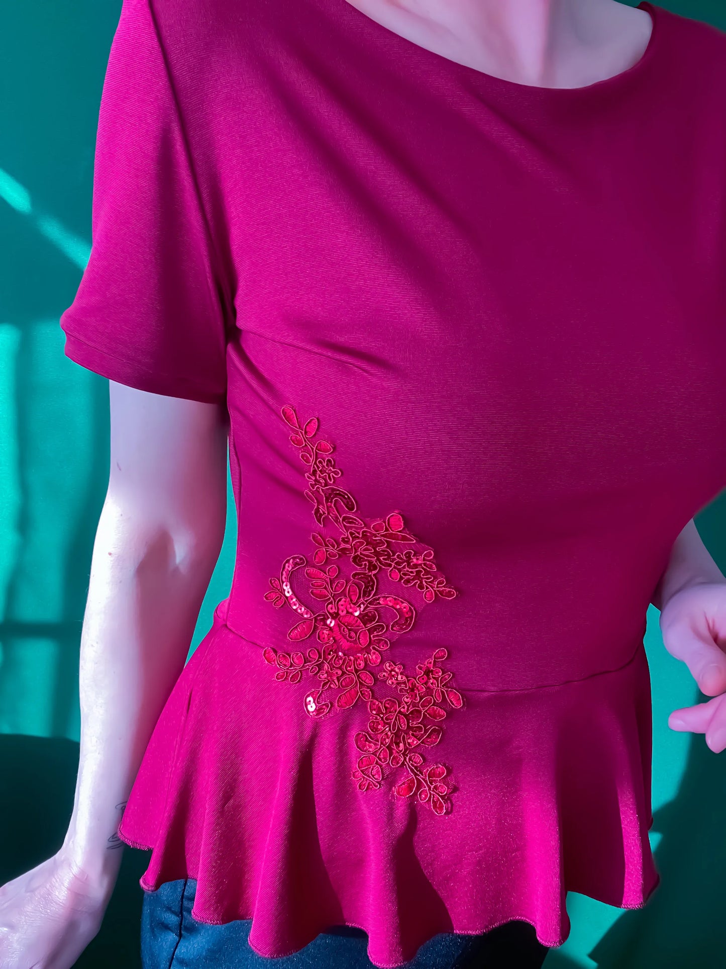 Exclusive top made of silky jersey with lining