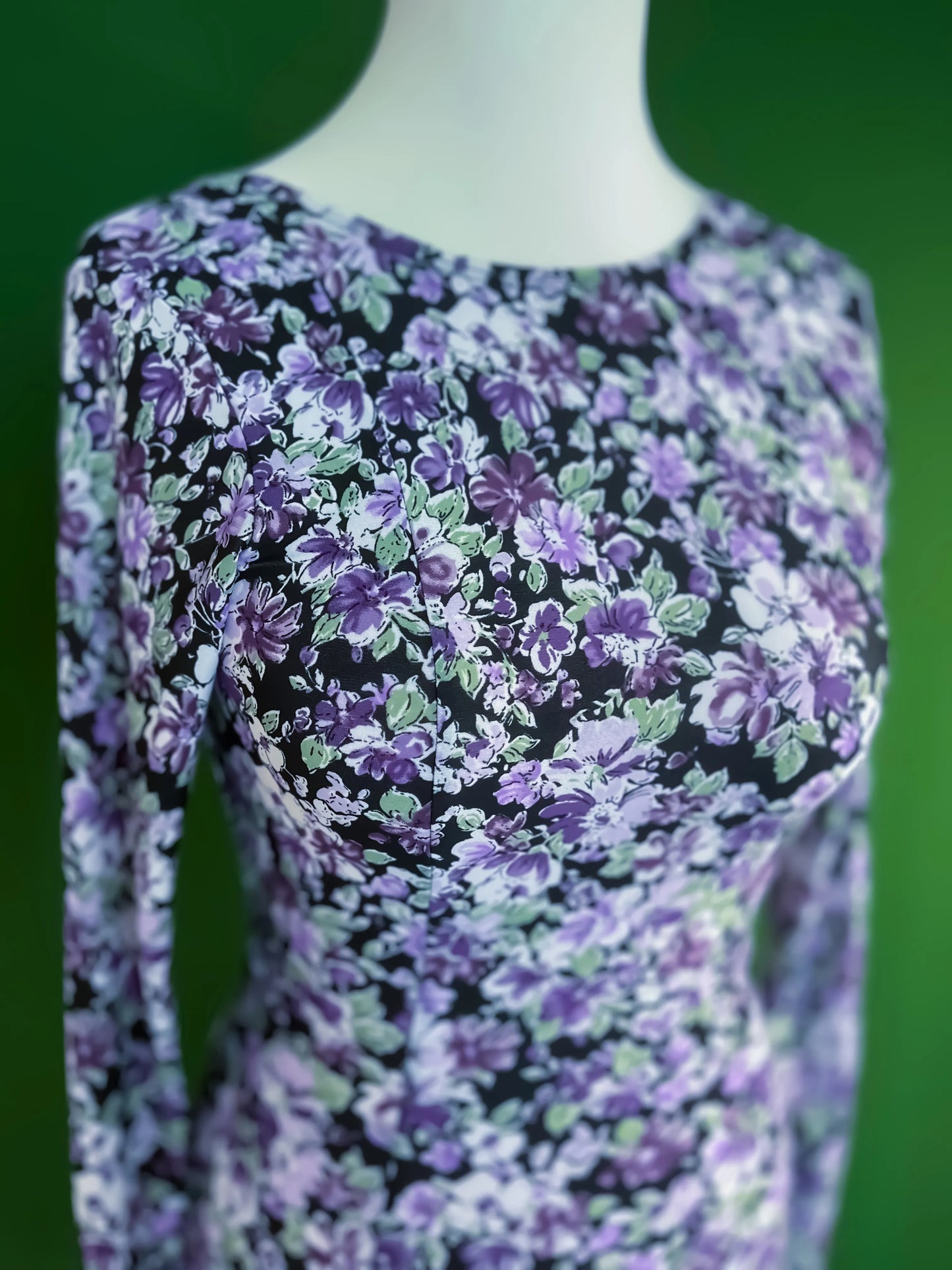 Exclusive figure-hugging midi dress with back slit