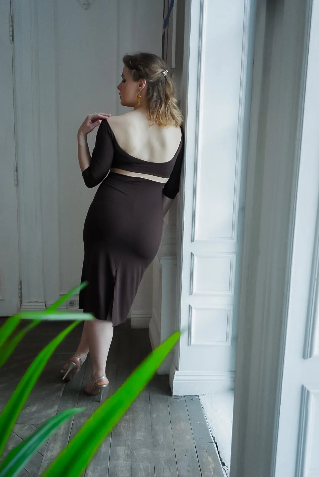 Elegant brown tango dress with beige waistband