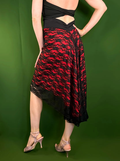 Striking contrast lace tango skirt with side slit
