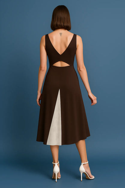 Flowing tango dress with open waist and silk tail