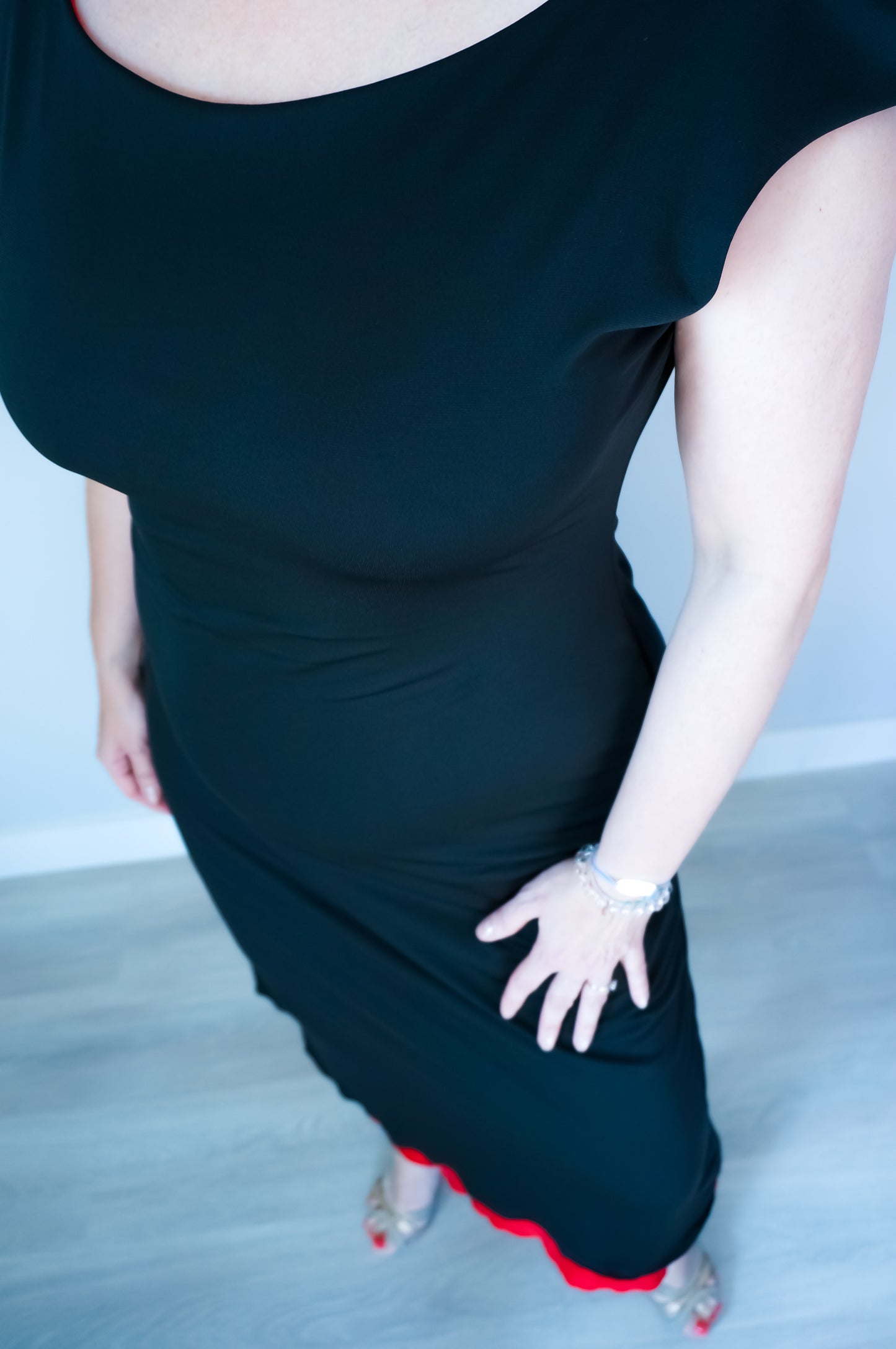 Refined black and red tango dress with sakura embroidery