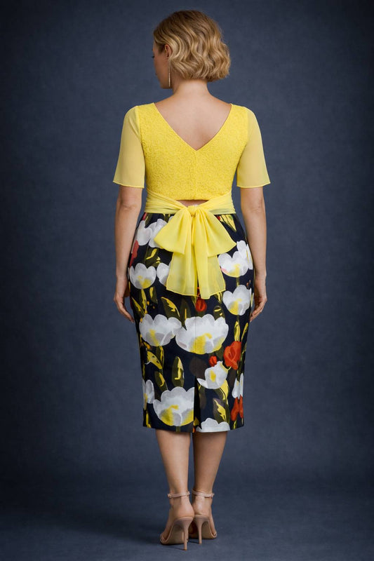 Floral skirts for cold days
and warm embraces on the dance floor