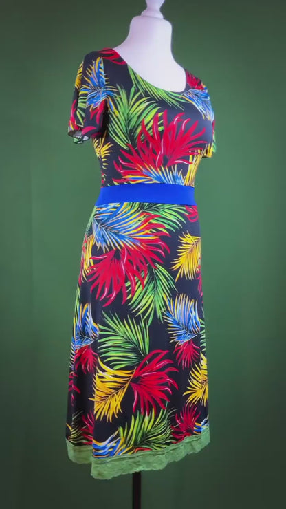 Tropical print tango dress in silky jersey with lace hem