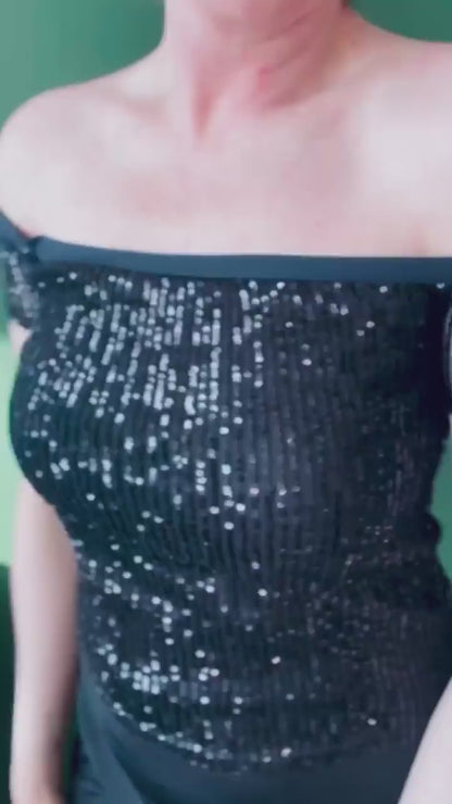 Chic sequin off-shoulder top in stretch mesh with lining