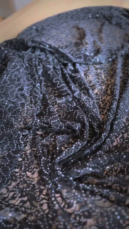 Refined lace off-shoulder top with lining for evening looks