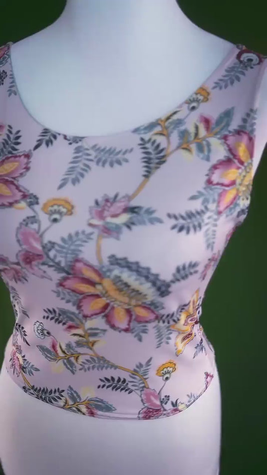 Delicate tank top with floral print