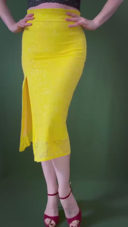 Elegant fitted lace skirt with front and back slits